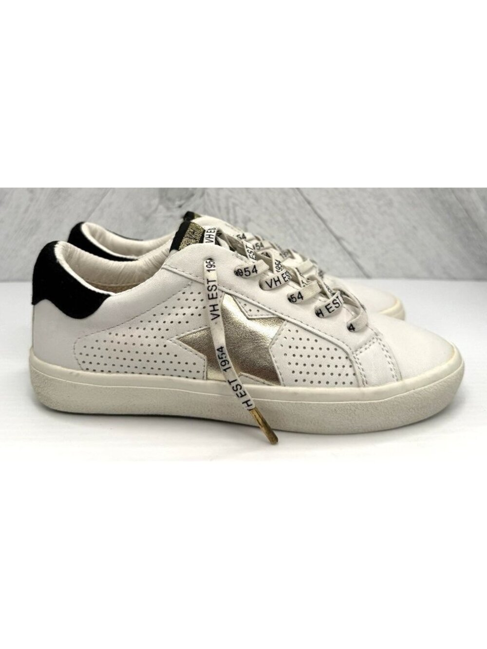 Vintage Havana Gadol Sneakers Womens 5.5 White Gold Star No Tie Leather Slip On - Picture 3 of 13
